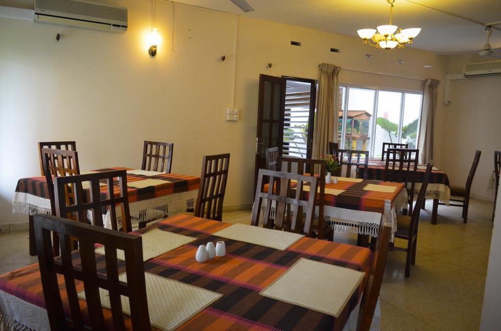 Yoho Mount Waves Hotel Colombo Exterior photo
