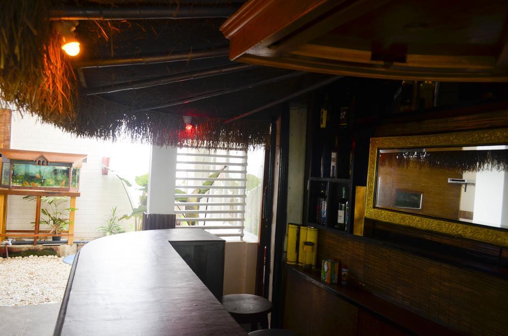Yoho Mount Waves Hotel Colombo Exterior photo