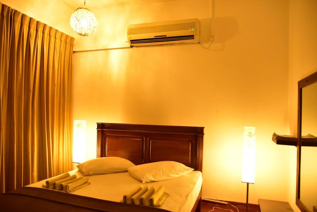 Yoho Mount Waves Hotel Colombo Exterior photo